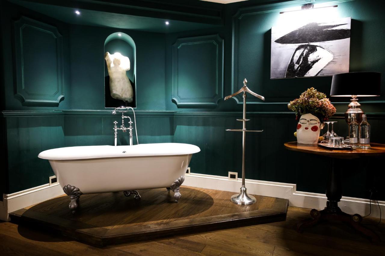 La Piazzetta Degli Artisti - Boutique B&B Bossolasco Екстериор снимка