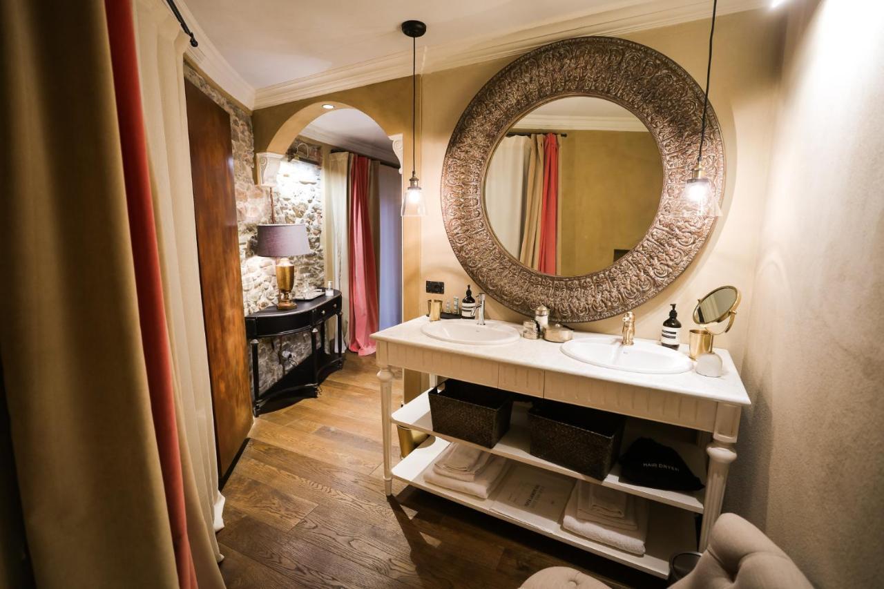 La Piazzetta Degli Artisti - Boutique B&B Bossolasco Екстериор снимка